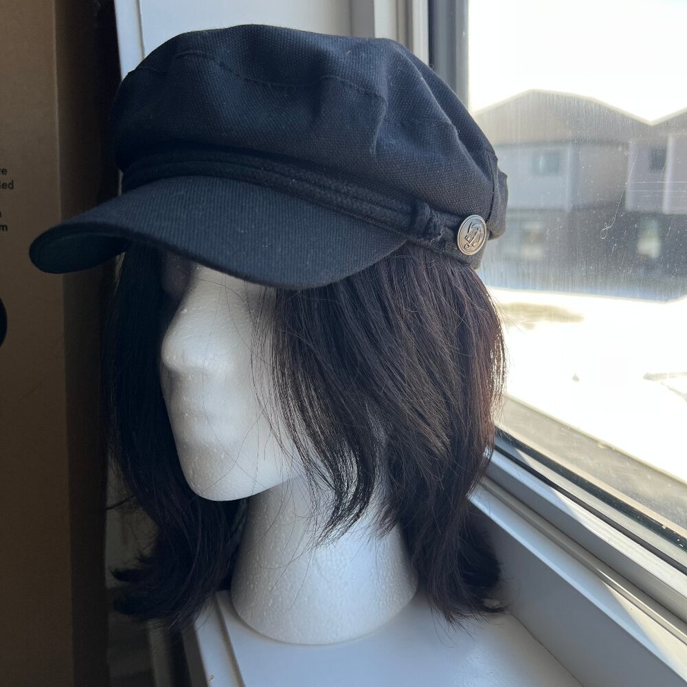 EUC - OS - Fashionable hat - Black with gold embellishment